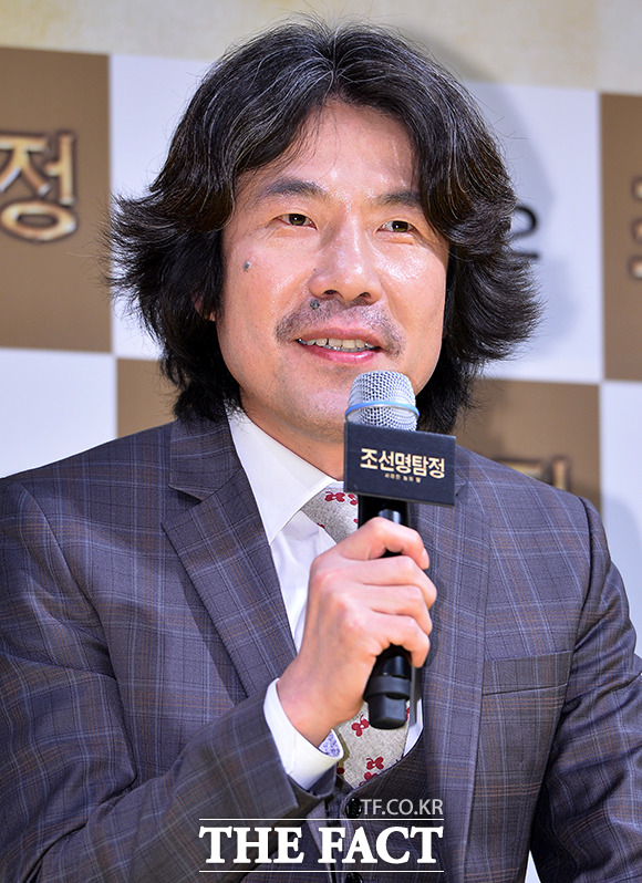 오달수가 최근 1억 관객 배우로 등극한 가운데 조선명탐정2 제작보고회에서 감사의 말을 전했다. /김슬기 기자