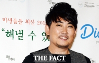 [TF포토] '통일송' 이승철, '독도 공연 다큐 기대하세요~'