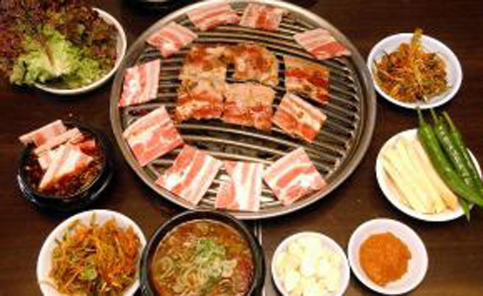 겨울 체절 음식 궁합에 대한 누리꾼들의 궁금증이 커지고 있다. 겨울 제철 음식 궁합을 알고 먹으면 영양소를 파괴하지 않고 균형 있게 섭취할 수 있다. /서울신문 제공