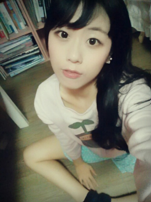 롤 인벤의 인기녀인 이세진이 셀카를 공개했다. 롤 인벤에서 이세진은 와드녀로 유명하다./하라네닷컴 캡처