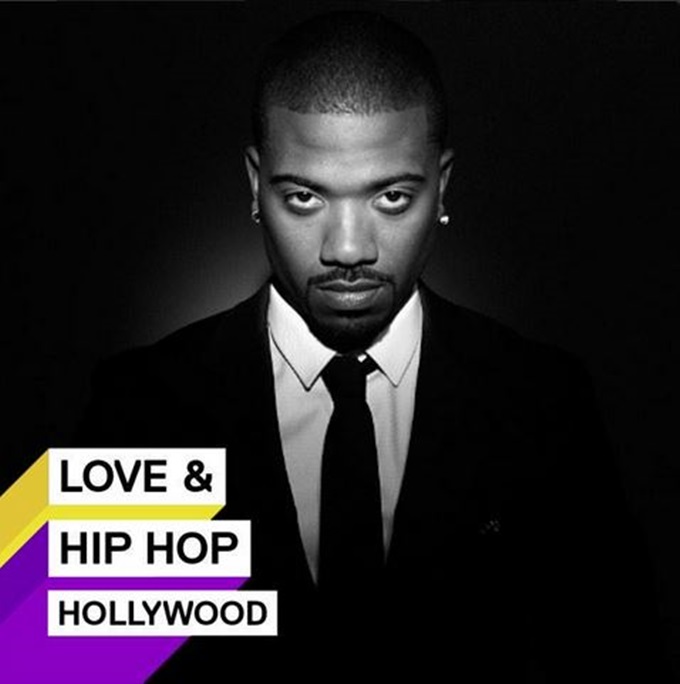 레이 제이가 전 여자 친구이자 성관계 동영상이 유출돼 논란에 휘말렸던 킴 카다시안 집 근처로 이사했다. / 레이 제이 트위터