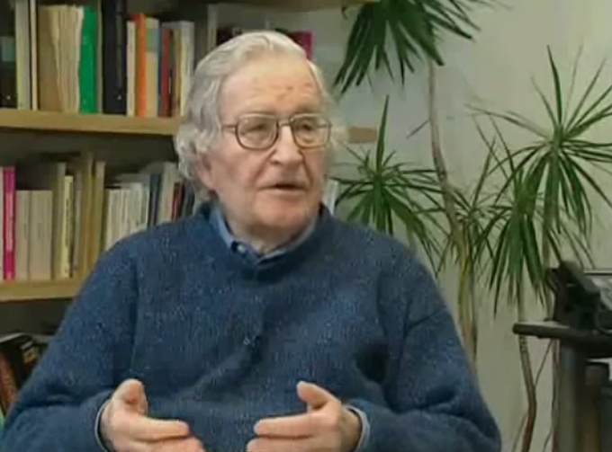 김어준 총수와 주진우 기자의 사법처리에 대한 논란이 끊이지 않고 있다. 김어준 총수와 주진우 기자의 사법처리 구명 운동에 노엄 촘스키 교수도 참여한 것으로 알려졌다. / EBS 글로벌 리더와 미래를 만나다 방송 화면 캡처