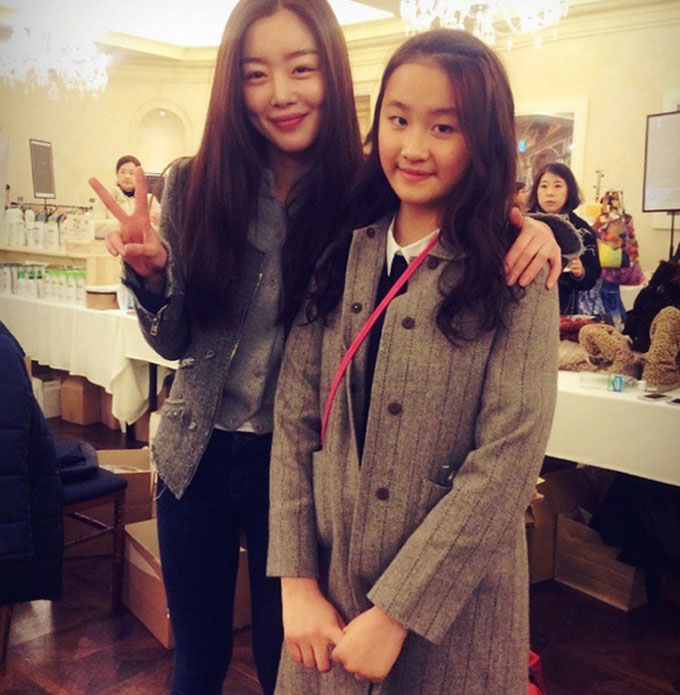 안정환이 13일 오후 9시쯤 한국과 쿠웨이트 축구경기 녹화 중계를 마친 뒤 귀가하던 중 서울 동작구 여의대방로 인근에서 추돌사고를 당해 병원에서 치료를 받았다. 안정환은 큰 부상이 아니라 치료 뒤 귀가한 것으로 알려졌다. / 이혜원 인스타그램