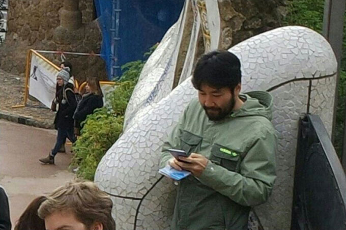 노홍철 스페인 근황 사진이 14일 온라인에 게재됐다. 노홍철 스페인 근황 사진을 찍은 사람은 당시 바르셀로나 가우디 투어를 하고 있었다고 알려져 있다. /베스티즈 캡처