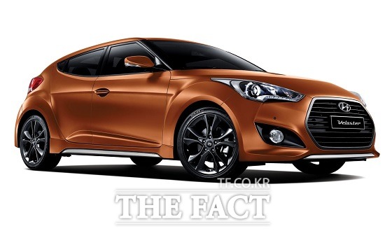 15일 현대자동차는 20~30대 젊은 소비자층을 타깃으로 감성과 스타일을 만족시킬 차세대 디자인과 신사양을 대거 보강, 상품성을 강화한 더 뉴 벨로스터를 16일부터 판매한다고 밝혔다. / 현대자동차 제공