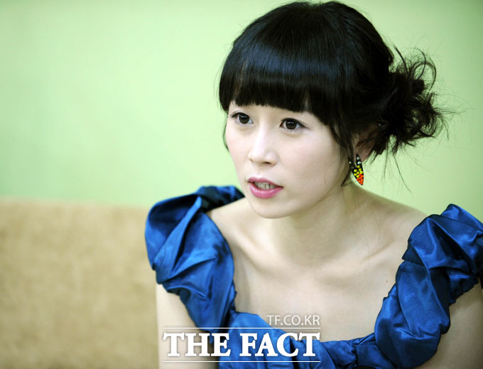 허미영의 근황이 알려져 누리꾼들의 눈길이 집중되고 있다. 허미영은 다음달 국회의원 보좌관인 예비 신랑과 함께 결혼식을 올린다./ 더팩트 DB