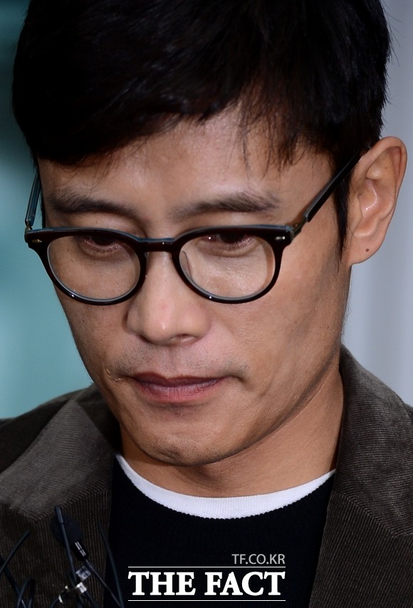 배우 이병헌에 대한 50억 원 협박 사건 법정 싸움이 지난해 10월부터 이어지고 있는 가운데 검찰 측의 항소로 장기화 조짐을 내비치고 있다. /김슬기 기자