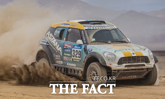 프리미엄 소형차 브랜드 MINI의 SAV 모델인 MINI 컨트리맨이 2015 다카르 랠리에서 4년 연속 우승을 차지했다. / MINI 제공