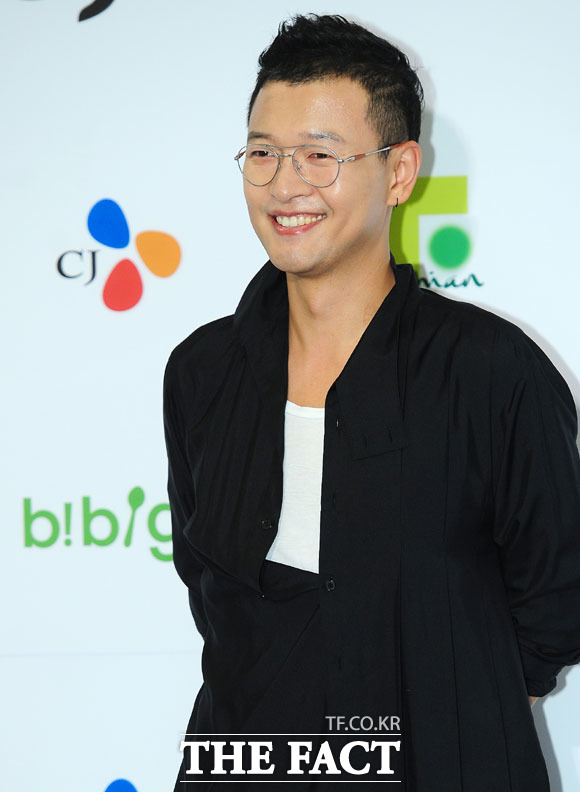 김지호 남편 김호진이 누리꾼들의 관심을 받고 있다. 김지호 남편 김호진은 공채 탤런트 출신으로 현재 배우 활동과 레스토랑 운영을 병행하고 있는 것으로 알려졌다. /더팩트DB