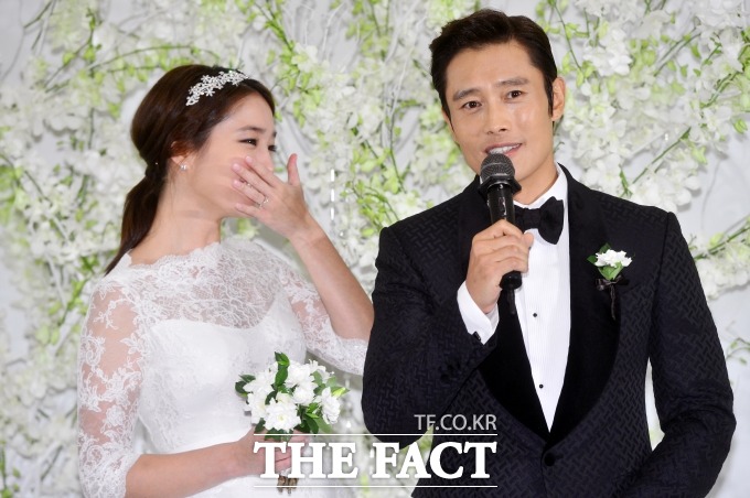 2013년 8월 결혼식을 올린 이민정(왼쪽)-이병헌. 이민정은 오는 4월 출산을 앞두고 있다. /남윤호 기자