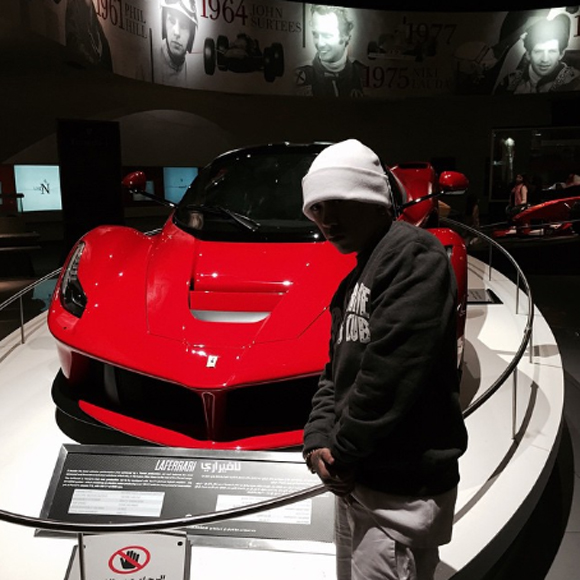 도끼가 고가의 차량을 4대 보유한 사실이 알려졌다. 도끼는 인스타그램에서 라페라리에 대한 관심도 드러내 눈길을 끌고 있다. / 도끼 인스타그램 캡처