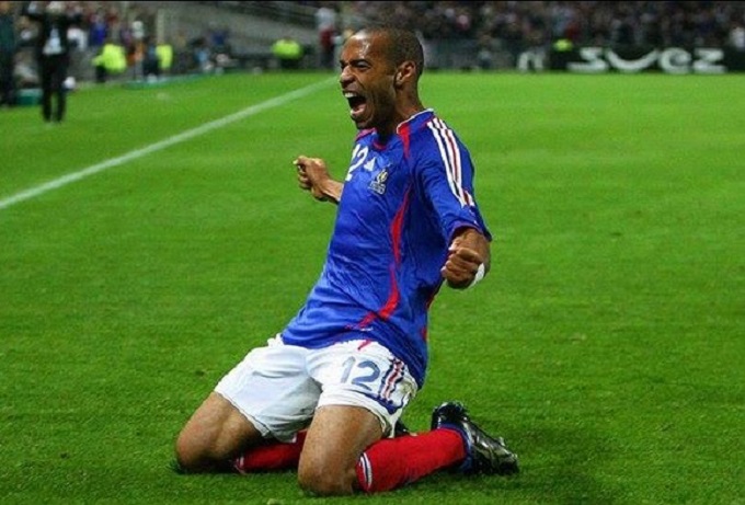 앙리는 1990년대 후반부터 2010년까지 클럽과 대표팀을 오가며 세계적인 공격수로 명성을 떨쳤다. / 프랑스축구협회 페이스북