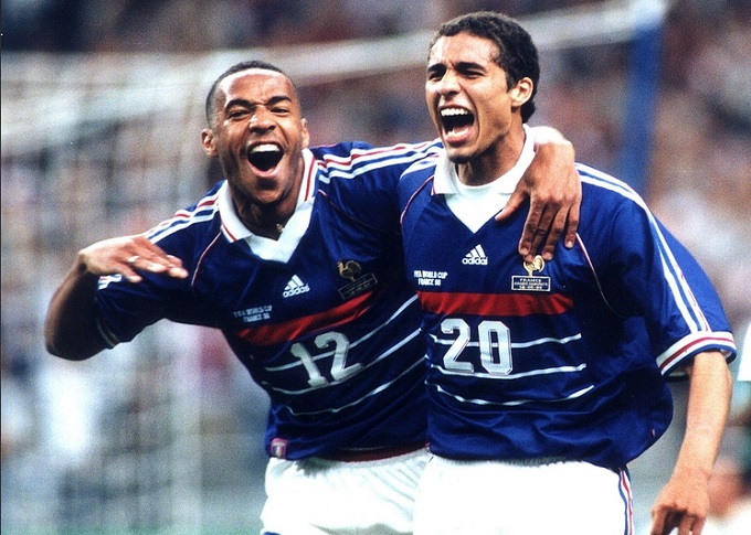 21일 주요 외신들은 트레제게의 은퇴 소식을 알렸다. 이로써 앙리-트레제게의 프랑스 영혼의 투톱은 전설로 남게 됐다. / 스포츠 24 캡처