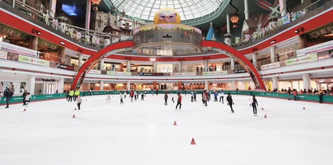 전국 스케이트장 정보에 대한 시민들의 관심이 높아지고 있다. 전국 스케이트장 정보를 살펴보면 고려대학교 아이스링크, 광운대학교 아이스링크, 롯데월드 아이스링크 등이 서울에서 상시개장 중이다. /롯데월드 아이스링크 홈페이지 갈무리