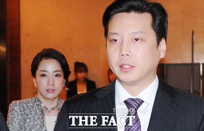 노현정 정대선 부부가 눈길을 끌고 있다. 노현정의 시어머니 이행자 고문은 정대선 사장이 노현정에게 혹독하게 시집살이를 시켜 깜짝 놀랐다고 털어놨다. / 더팩트 DB