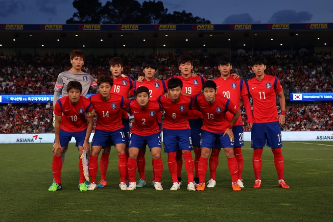 한국 우즈벡 아시안컵 중계가 펼쳐지고 있다. 한국 우즈벡 경기 전반은 0-0으로 끝났다. 한국 우즈벡 경기에서 골키퍼 김진현의 선방이 빛났다. /대한축구협회 홈페이지 캡처