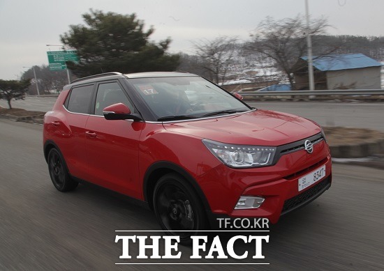 시속 80~100km 수준의 정속 주행을 했을 때의 평균 연비는 ℓ당 12.8km를 기록했다. / 쌍용자동차 제공
