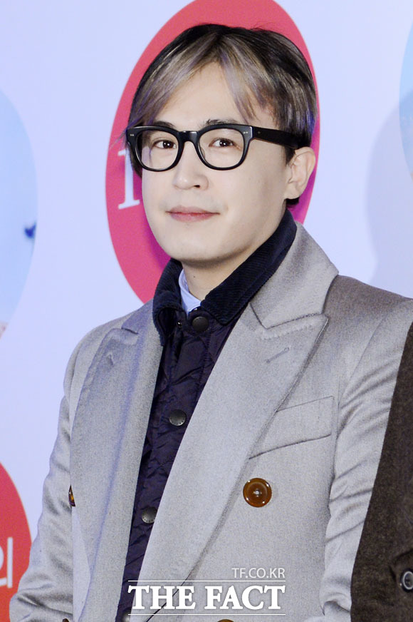 그룹 엠씨더맥스 보컬 이수가 나가수3 최종 명단에서 탈락됐다. 22일 MBC는 시청자들의 의견을 존중해 나는 가수다3에 출연할 예정이던 가수 이수를 출연시키지 않기로 최종 결정했다고 밝혔고, 이수 측은 일방적인 통보라며 당황해 했다. /남윤호 기자