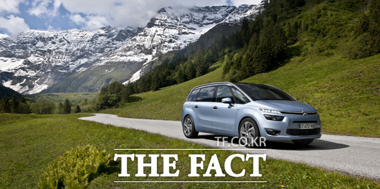 시트로엥의 공식 수입원인 한불모터스가 SBS 예능 프로그램 룸메이트 시즌2에 시트로엥 프리미엄 디젤 MPV 모델 그랜드 C4 피카소를 협찬한다. / 시트로엥 제공