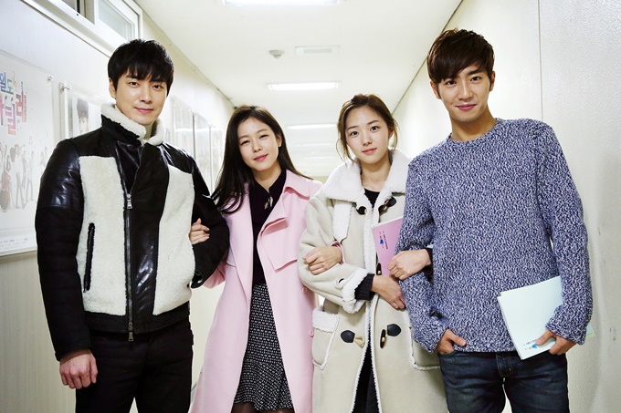 KBS2 새 주말드라마 파랑새의 집 제작사가 대본리딩 현장을 공개했다./숨은그림찾기 미디어