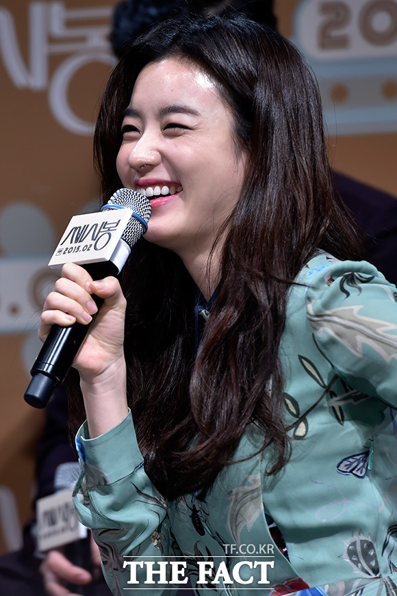 한효주는 김희애와 함께 쎄시봉에서 민자영 역을 연기했다. 한효주가 맡은 민자영은 남성들의 가슴 시린 첫사랑으로 대변되는 인물이다. /최진석 기자