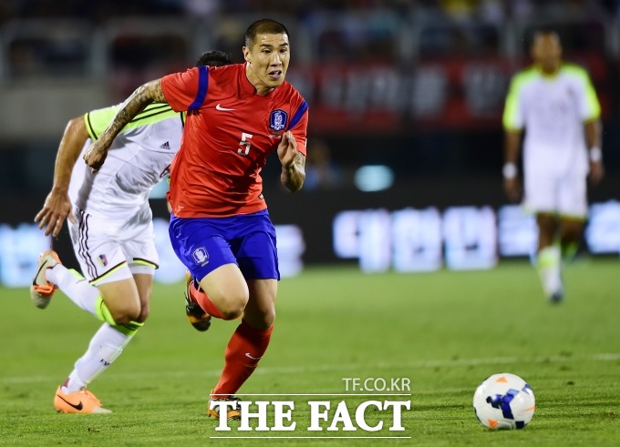 김진수와 차두리에 대한 관심이 뜨겁다. 김진수와 차두리는 독일 분데스리가를 경험했다. / 더팩트 DB