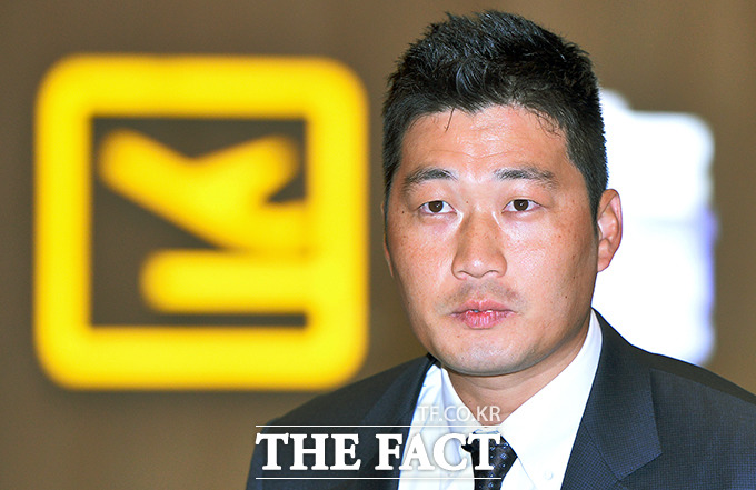 오승환이 소속팀 스프링캠프 합류를 위해 27일 김포국제공항에서 일본으로 출국했다. / 김포국제공항 = 김슬기 기자