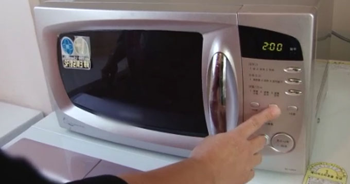 전자레인지 원리에 대한 누리꾼들의 관심이 높아지고 있다. /채널A 방송 영상 갈무리