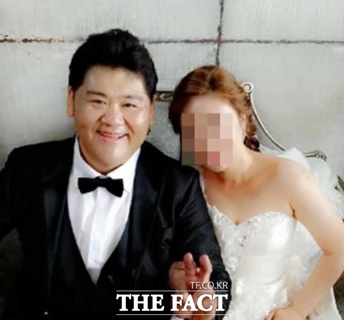 박광덕 미모의 아내 시선 집중! 박광덕은 지난해 9월 9살 연하 이 모 씨와 재혼했다. 현재 박광덕은 아내와 함께 인천에서 족발 전문점을 운영하고 있는 것으로 알려졌다. / 박광덕 제공