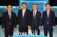 [TF포토] 신기남 선거관리위원장과 '지상파 3사 공동 토론회' 참석한 당대표 후보들