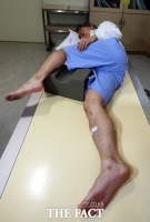 [TF포토] 엑스레이 촬영대에 누운 이완구 총리 후보자의 차남