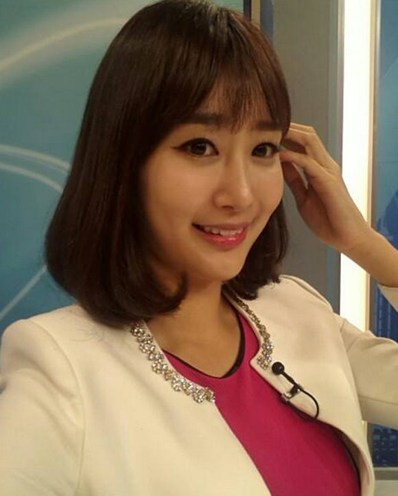 홍민정, 출발 드림팀 출연. 홍민정에 대한 관심이 높다. 홍민정의 페이스북 사진도 눈길을 끌고 있다. / 홍민정 페이스북 캡처