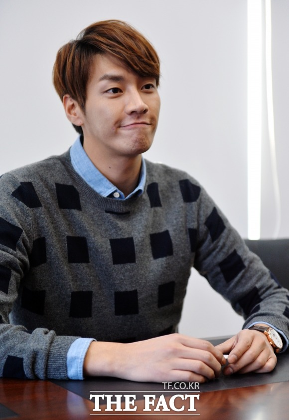 연관 검색어 지워주세요 김영광이 과거 인터뷰 논란으로 아직까지 연관검색어로 남아있는 종아리에 대해 언급했다. / 김슬기 기자