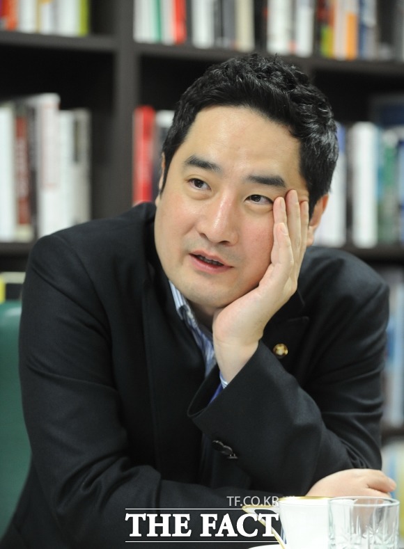 강용석 하버드 학생회장 출신. 강용석이 영어 때문에 굴욕을 당했다. 강용석은 하버드 학생회장 출신이다. /더팩트DB