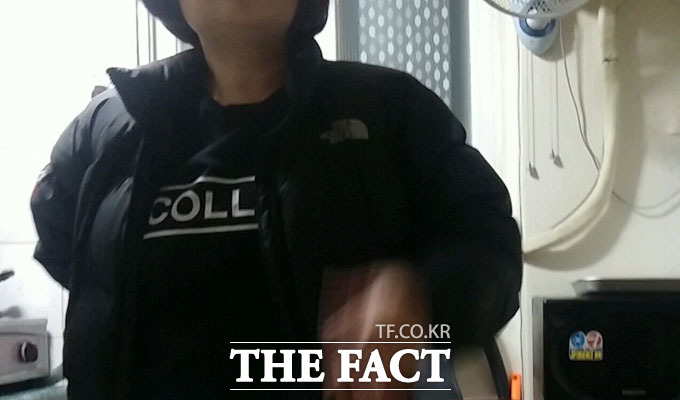 하숙업자, 방 계약 할 사람들은 꽉 찼어 이화여대 골목을 중심으로 하숙 2개 동을 운영하고 있는 주인 이 씨는 계약을 주춤하자 눈살을 찌푸렸다./ 서울 서대문구=박준영 인턴기자