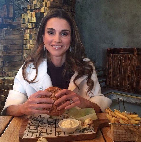 요르단 왕비 의외의 식단. 요르단 왕비 라니아 알 압둘라가 소박한 식단을 공개했다. /요르단 왕비 라니아 알 압둘라 페이스북