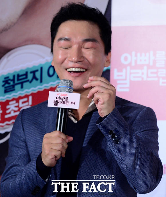 조재윤, 7일 결혼. 조재윤이 7일 결혼해 관심을 받고 있다. 조재윤이 과거 밝힌 무명시절 연봉도 눈길을 끌고 있다. / 더팩트 DB
