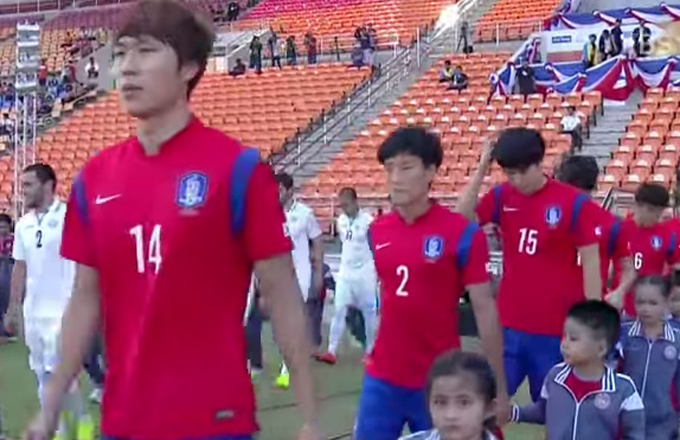 킹스컵 한국 태국 경기, 7일 오후 9시. 킹스컵 한국 태국의 경기에 대한 축구 팬들의 관심이 높아지고 있다. 킹스컵 한국 태국의 경기는 MBC스포츠플러스와 KBS엔스포츠, iMBC에서 중계된다. /KBS 뉴스 방송 화면 캡처