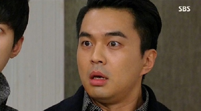하이틴 스타 정준 배우 정준에 대한 관심이 모아지고 있다. 정준은 지난 1991년 MBC 드라마 고개숙인 남자에 출연하면서 처음으로 연예계에 발을 들였다./SBS 달려라 장미 방송 화면 갈무리
