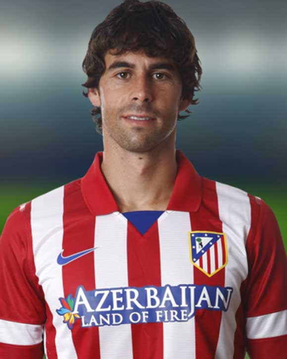 마드리드 더비 결승골 티아구 멘데스, 그는 누구? 마디르디 더비 결승골의 주인공 티아구 멘데스가 축구팬들의 관심을 받고 있다. 티아구 멘데스는 첼시, 리옹, 유벤투스를 거친 아틀레티코 마드리드 소속 축구 선수다. /티아구 멘데스 공식 홈페이지