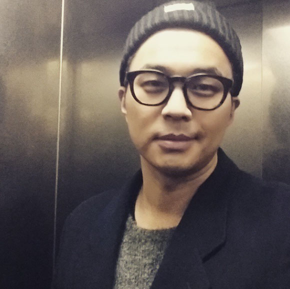 정준, 24년 연기 경력…아역 배우 출신 연기자. 정준에 대한 누리꾼들의 관심이 높아지고 있다. 정준은 아역 배우 출신 연기자로 지난 1991년 MBC 드라마 고개숙인 남자로 데뷔했다. /정준 인스타그램