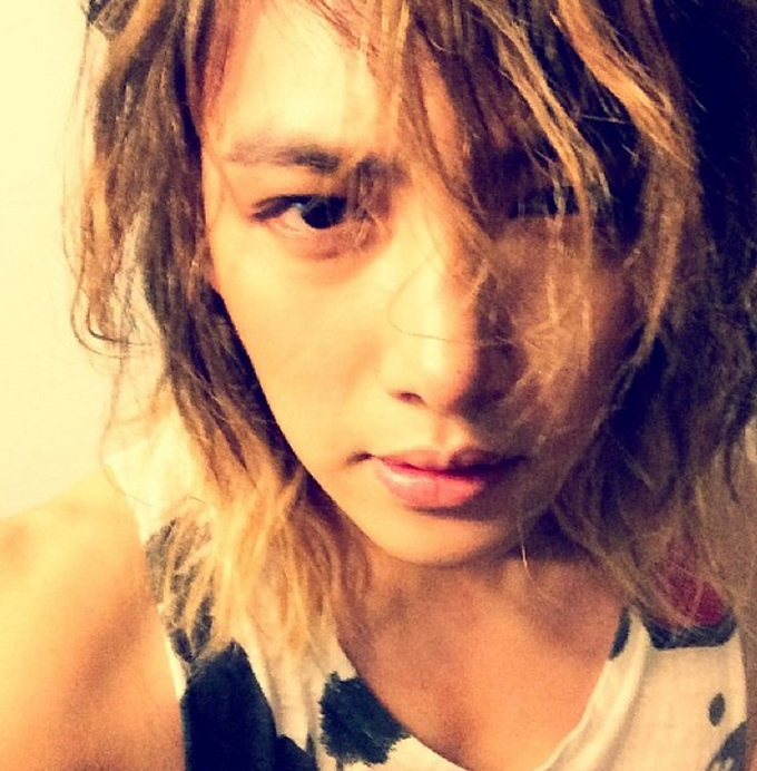 힐러 지창욱. 드라마 힐러가 마지막회를 앞두고 있는 가운데 주연 배우 지창욱에 관심이 쏠리고 있다. 지창욱은 누리꾼들이 여자로 착각 할 만큼 예쁜 외모를 뽐내고 있다. / 지창욱 인스타그램