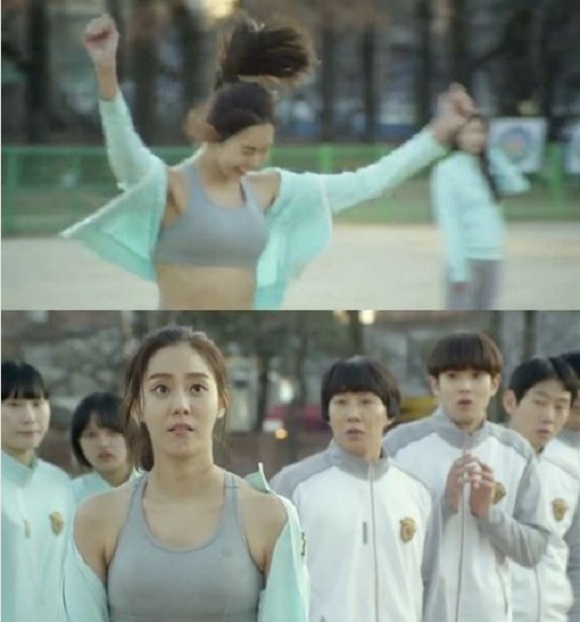 유이가 10일 방송된 tvN 월화드라마 호구의 사랑에서 꿀복근을 자랑했다. 유이는 과거 뱃살 논란으로 곤욕을 치렀다. / tvN방송 캡처