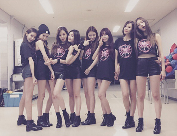 유이, 애프터스쿨 멤버 보고싶고 사랑해. 유이가 멤버들에 대한 애정을 드러내 눈길을 끌고 있다. 유이가 공개한 사진 속 애프터스쿨은 늘씬한 각선미를 뽐내고 있다. / 유이 인스타그램