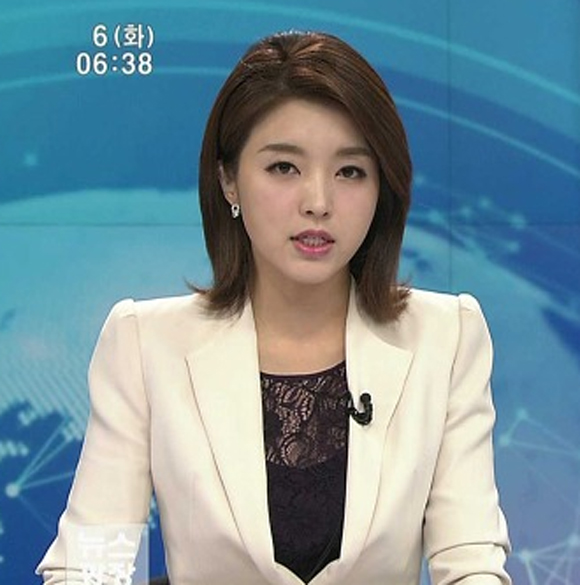 김나나 기자, 식품안전의 날 대통령 표창 수상. 김나나 기자가 과거 식품안전의 날 대통령 표창을 수상한 사실이 화제다. 김나나 기자가 밝힌 수상 이유도 눈길을 끌고 있다. / KBS 뉴스 방송 화면 캡처