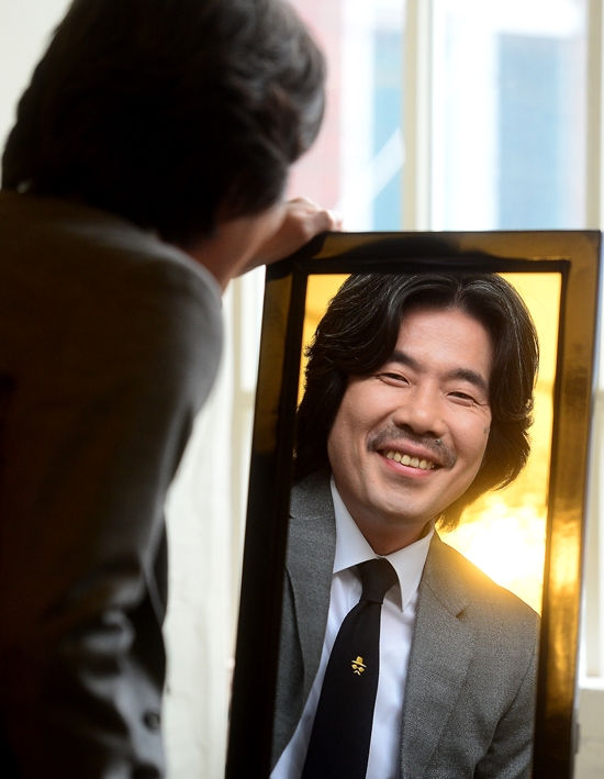 인간미가 느껴지는 오달수 미소. 오달수는 코믹 캐릭터로 사랑받고 있지만 가장 어려운 연기로 코믹 연기를 꼽았다. /이새롬 기자