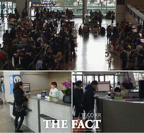 설 연휴를 맞아 안내데스크 등 일부 부서 직원들은 한복을 입은 채 고객들을 맞이했다.