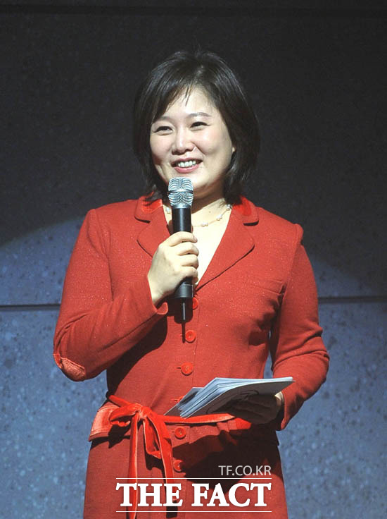 이금희, 선배 아나운서와 결별 이유 공개. 이금희 아나운서의 연애사가 화제다. 이금희 아나운서는 짝사랑했던 선배와 2년간 교제했던 것으로 알려졌다. / 더팩트 DB