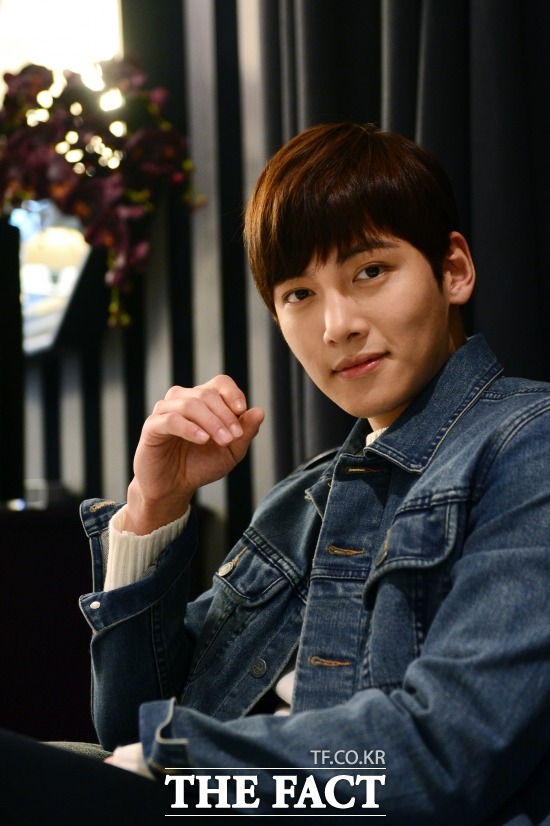 제 이상형은요 지창욱이 <더팩트>에 이상형에 대해 솔직하게 답했다. / 남윤호 기자