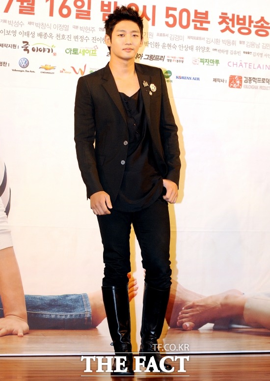 이태성의 연상녀사로잡는 비결은 탄탄한 하체. 배우 이태성이 자신의 인기비결로 허벅지를 꼽았다./더팩트DB